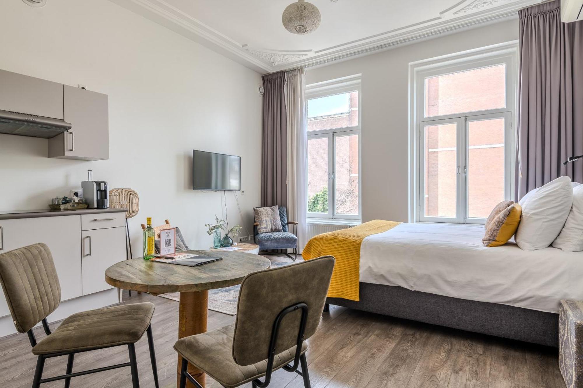 Hotel Oranjestaete ไนเมเคิน ภายนอก รูปภาพ