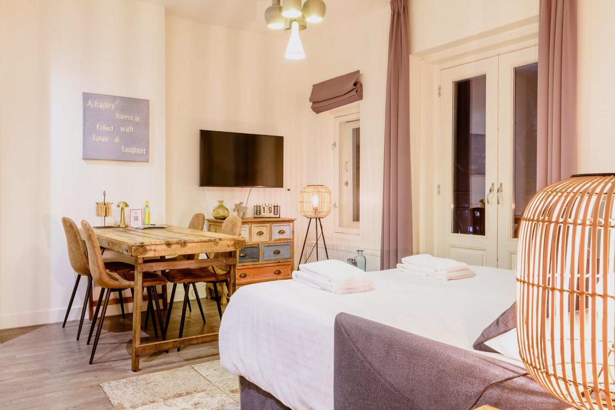 Hotel Oranjestaete ไนเมเคิน ภายนอก รูปภาพ